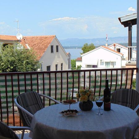Apartment Mia Malinska Εξωτερικό φωτογραφία