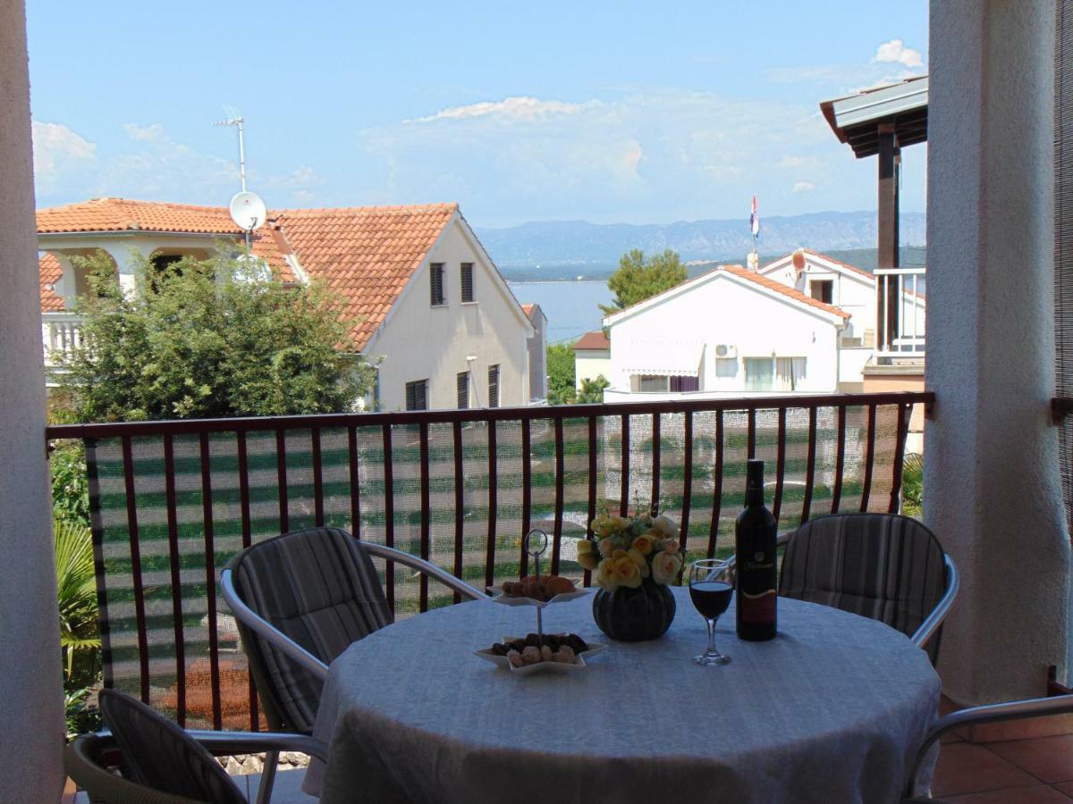 Apartment Mia Malinska Εξωτερικό φωτογραφία