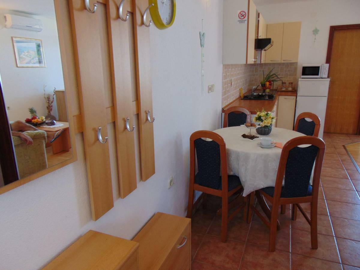 Apartment Mia Malinska Εξωτερικό φωτογραφία