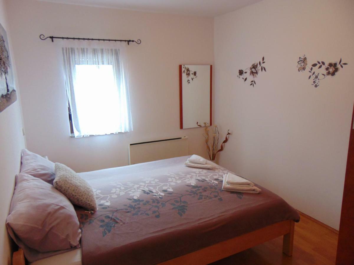 Apartment Mia Malinska Εξωτερικό φωτογραφία